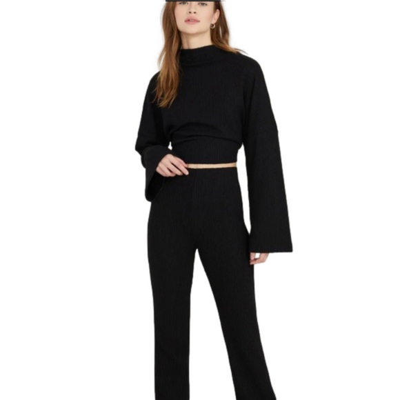 NWT BLACK REVOLVE SHOPBOP Ribbed Textured Crop Open Back Tie Top SOMETHING NAVY - Picture 2 of 10